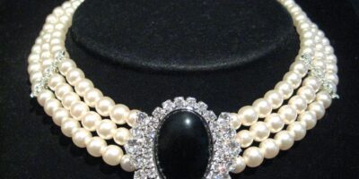 pearl choker