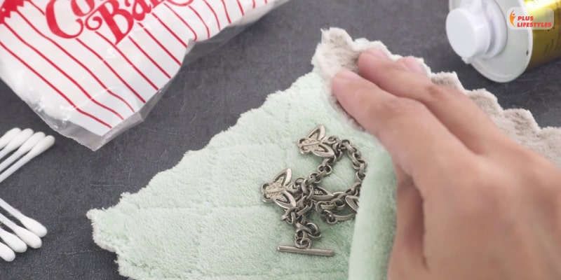 How To Clean Silver Earrings