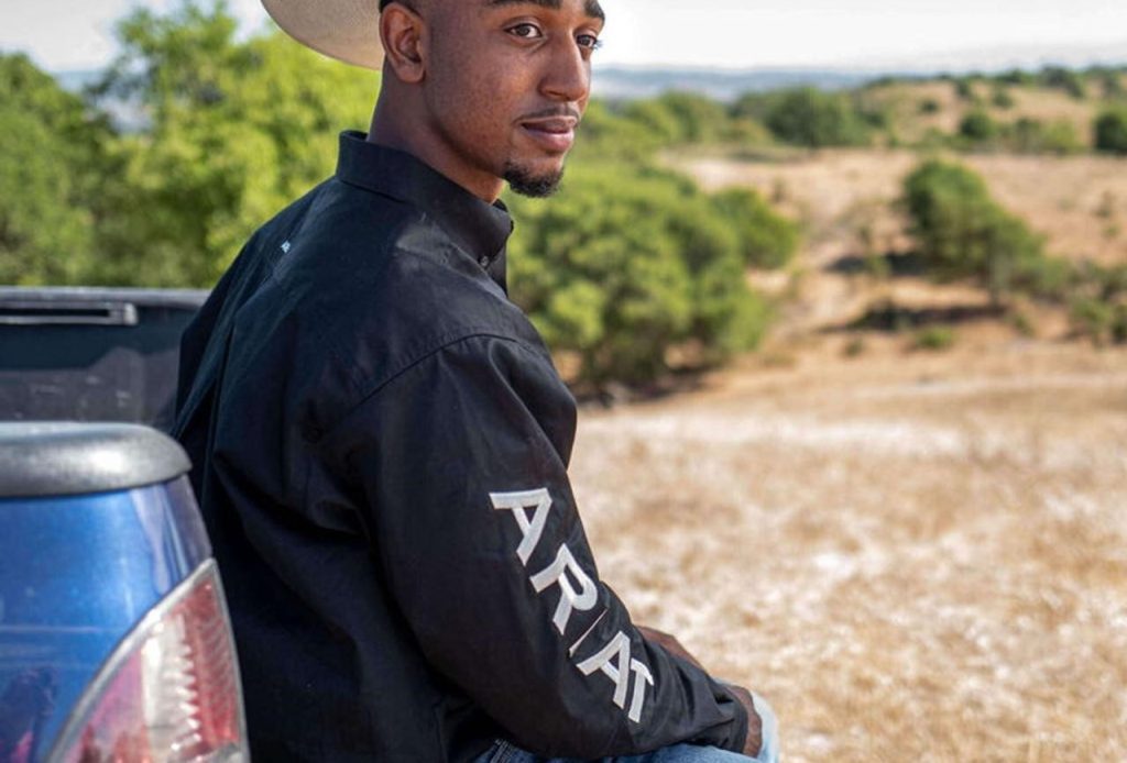Dressing Game Made Easy With Stylish Ariat Men’s Tops
