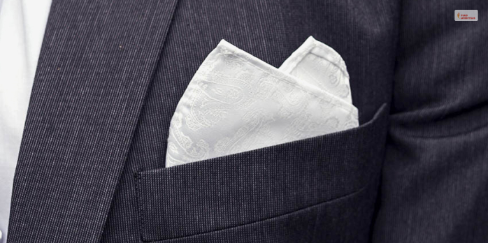 Folding Pocket Square With 2 Points