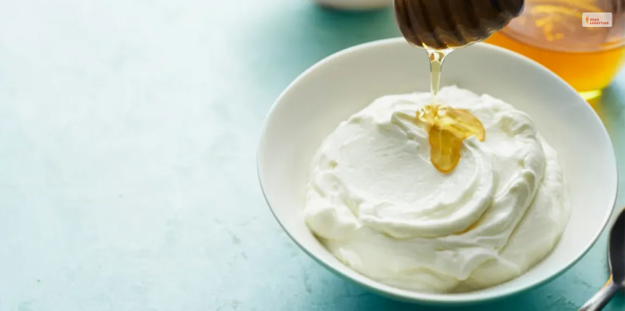 Honey And Greek Yoghurt With Coconut Milk And Oil