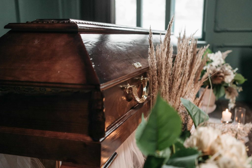 Cultural Sensitivities and Etiquette in Sending Sympathy Flowers